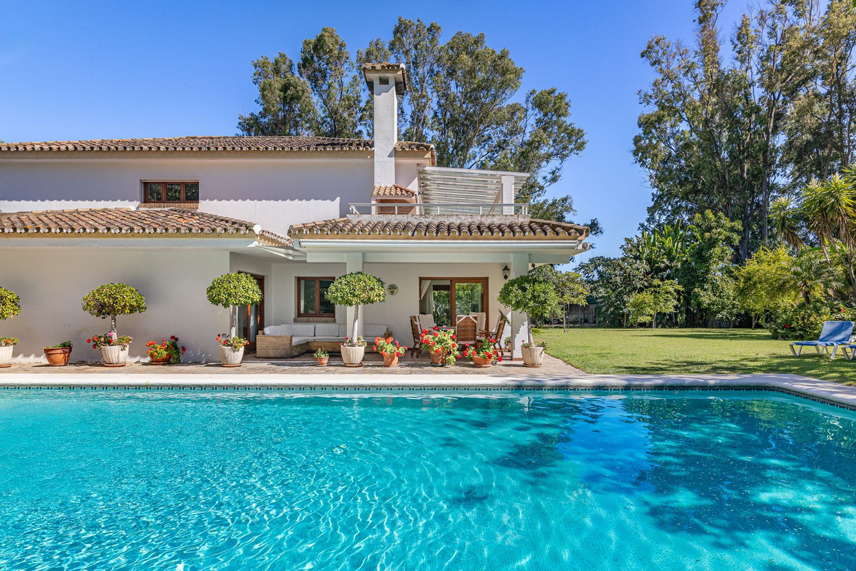 5 Bed Townhouse for sale in New Golden Mile Costa Del Sol, Málaga, Spain