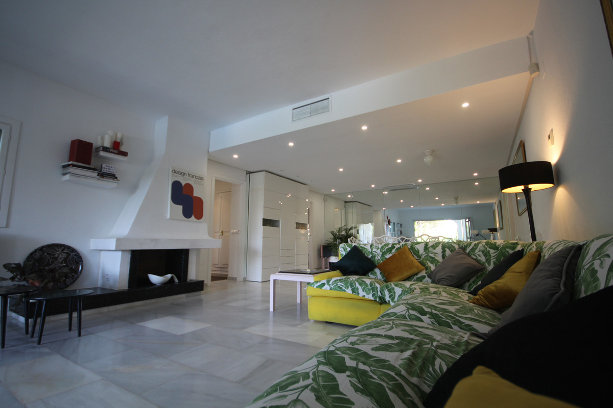 3 Bed Apartment for sale in Puerto De Cabopino Costa Del Sol, Málaga, Spain