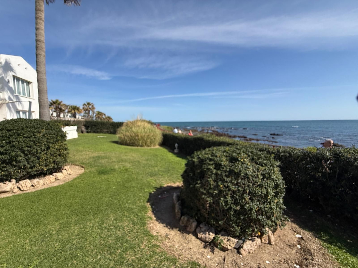 1 Bed Townhouse for sale in Calahonda Costa Del Sol, Málaga, Spain