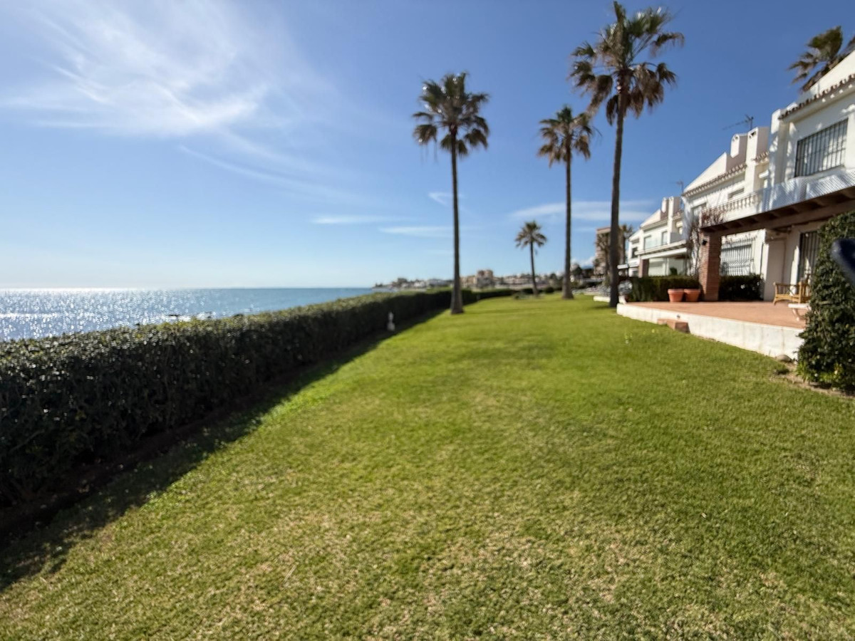 1 Bed Townhouse for sale in Calahonda Costa Del Sol, Málaga, Spain
