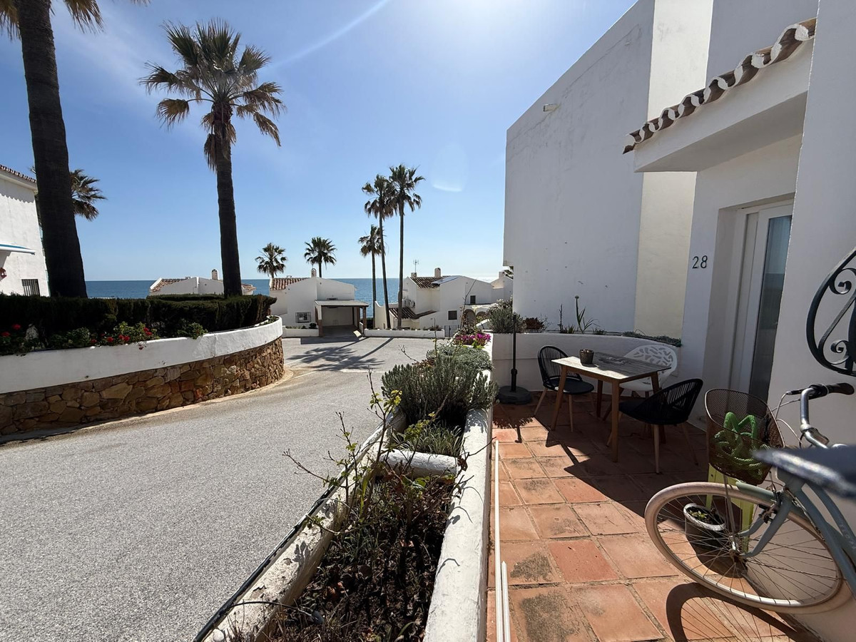 1 Bed Townhouse for sale in Calahonda Costa Del Sol, Málaga, Spain