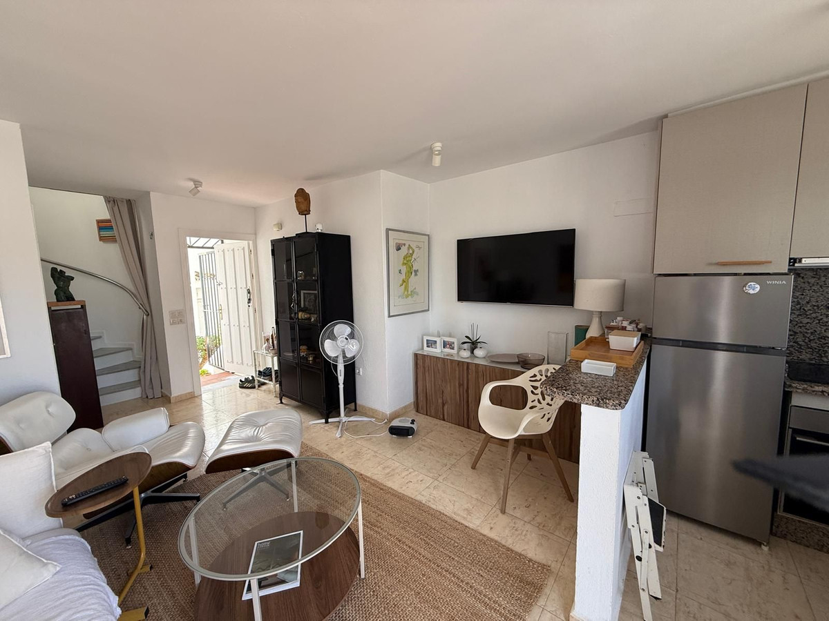 1 Bed Townhouse for sale in Calahonda Costa Del Sol, Málaga, Spain