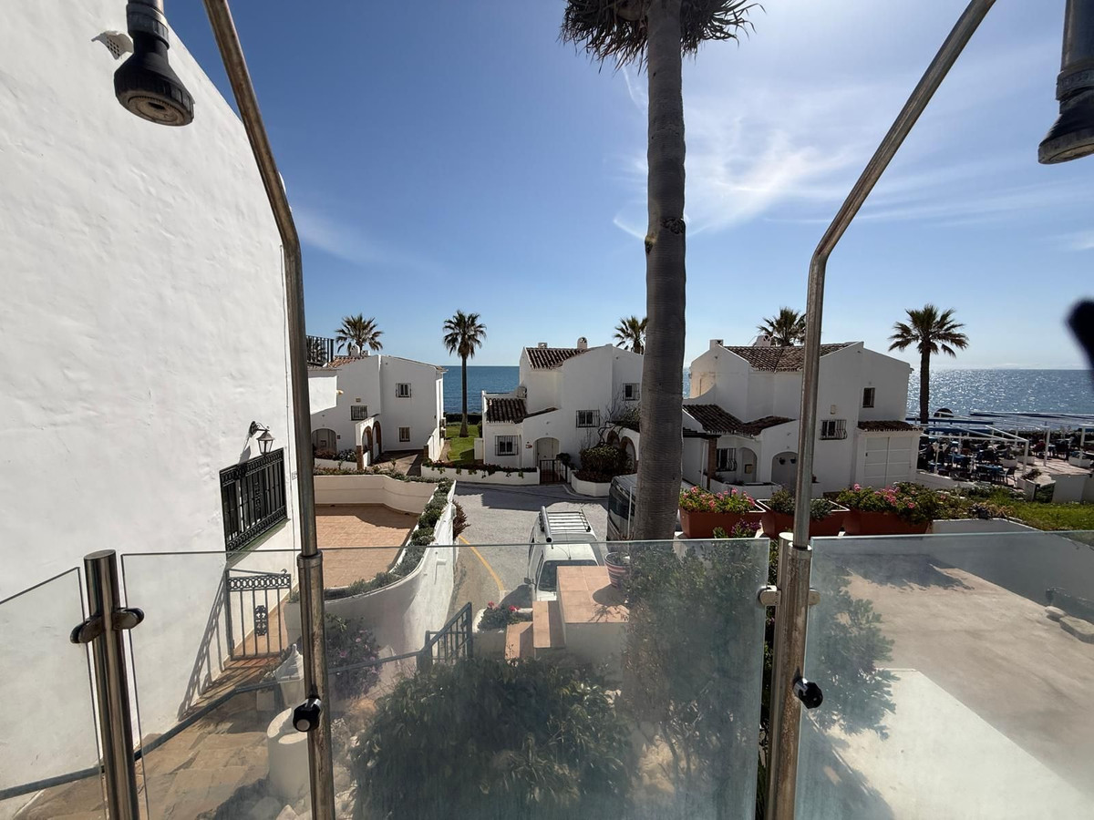 1 Bed Townhouse for sale in Calahonda Costa Del Sol, Málaga, Spain
