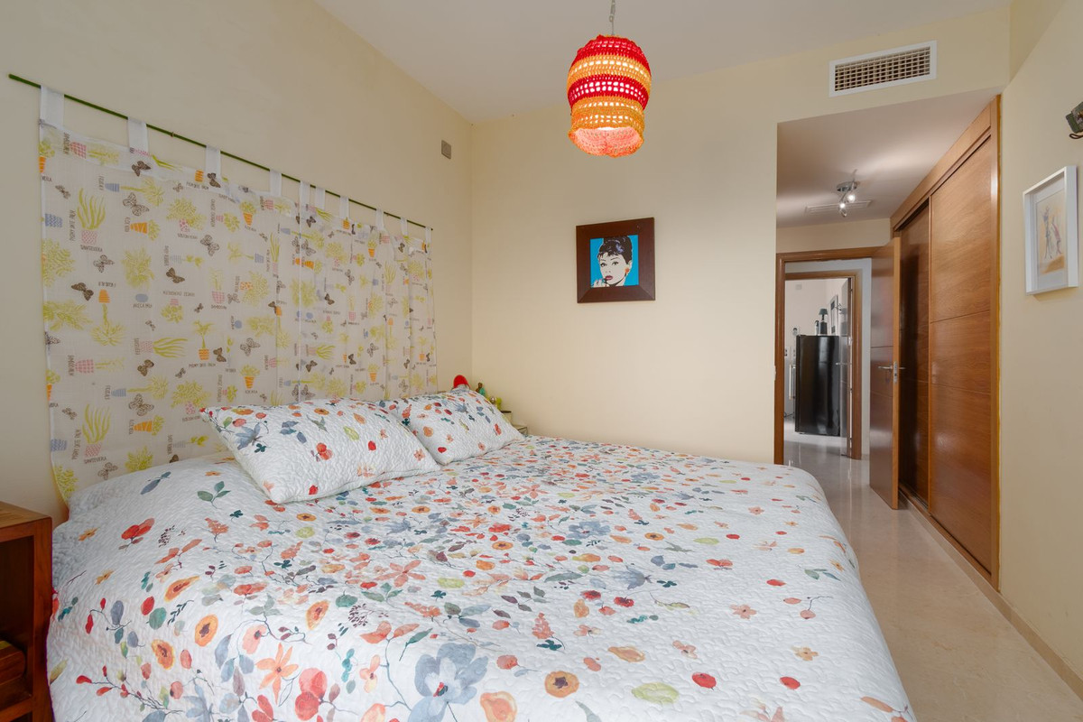 Se vende Apartamento Planta Media de 2 dormitorios en Costa Del Sol, Málaga, España