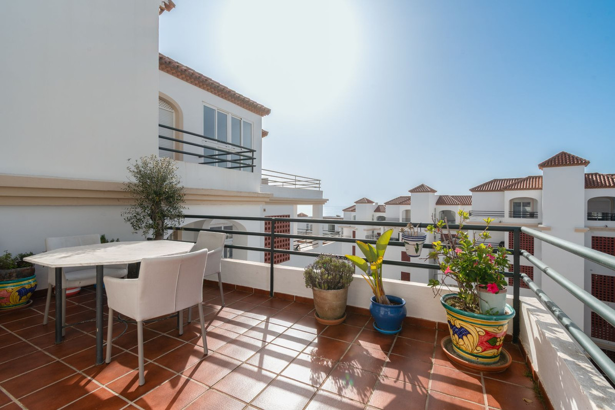 Se vende Apartamento Planta Media de 2 dormitorios en Costa Del Sol, Málaga, España