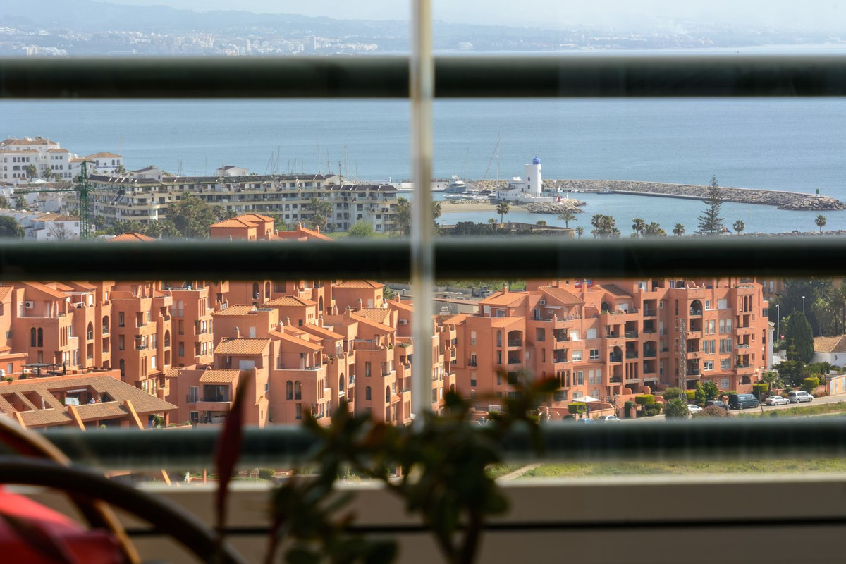 Se vende Apartamento Planta Media de 2 dormitorios en Costa Del Sol, Málaga, España