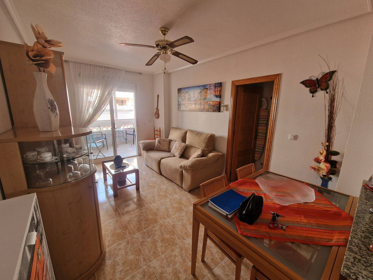 Se vende Apartamento Planta Media de 2 dormitorios en Costa Blanca, Alicante, España