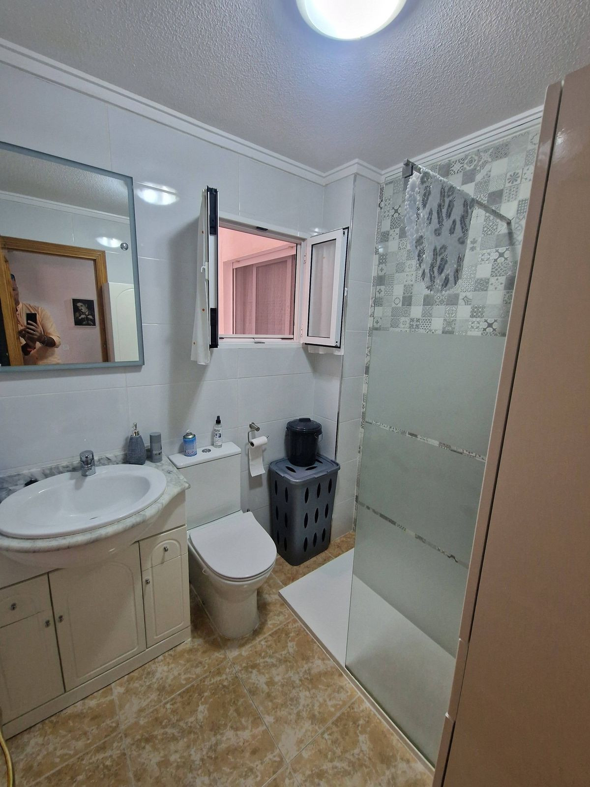 Se vende Apartamento Planta Media de 2 dormitorios en Costa Blanca, Alicante, España