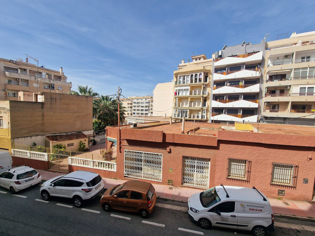 Se vende Apartamento Planta Media de 2 dormitorios en Costa Blanca, Alicante, España