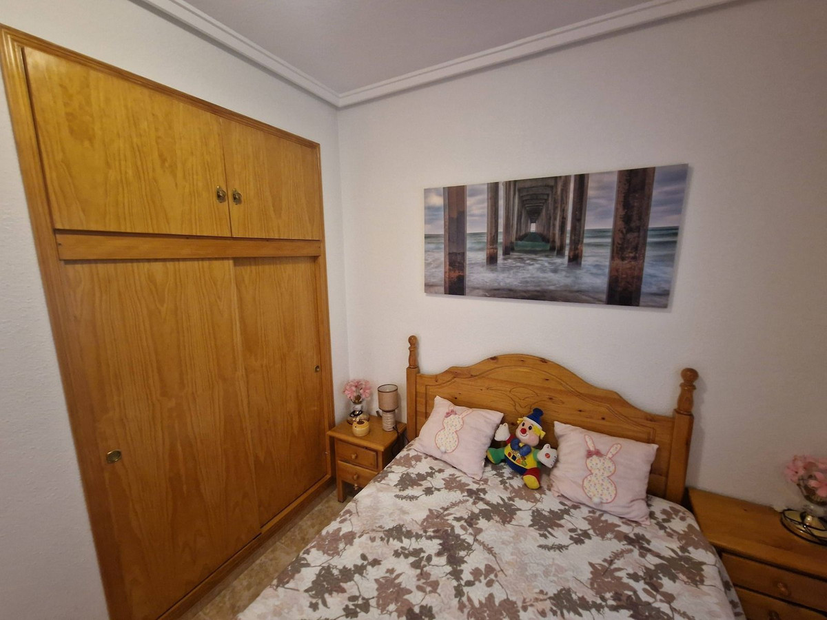 Se vende Apartamento Planta Media de 2 dormitorios en Costa Blanca, Alicante, España