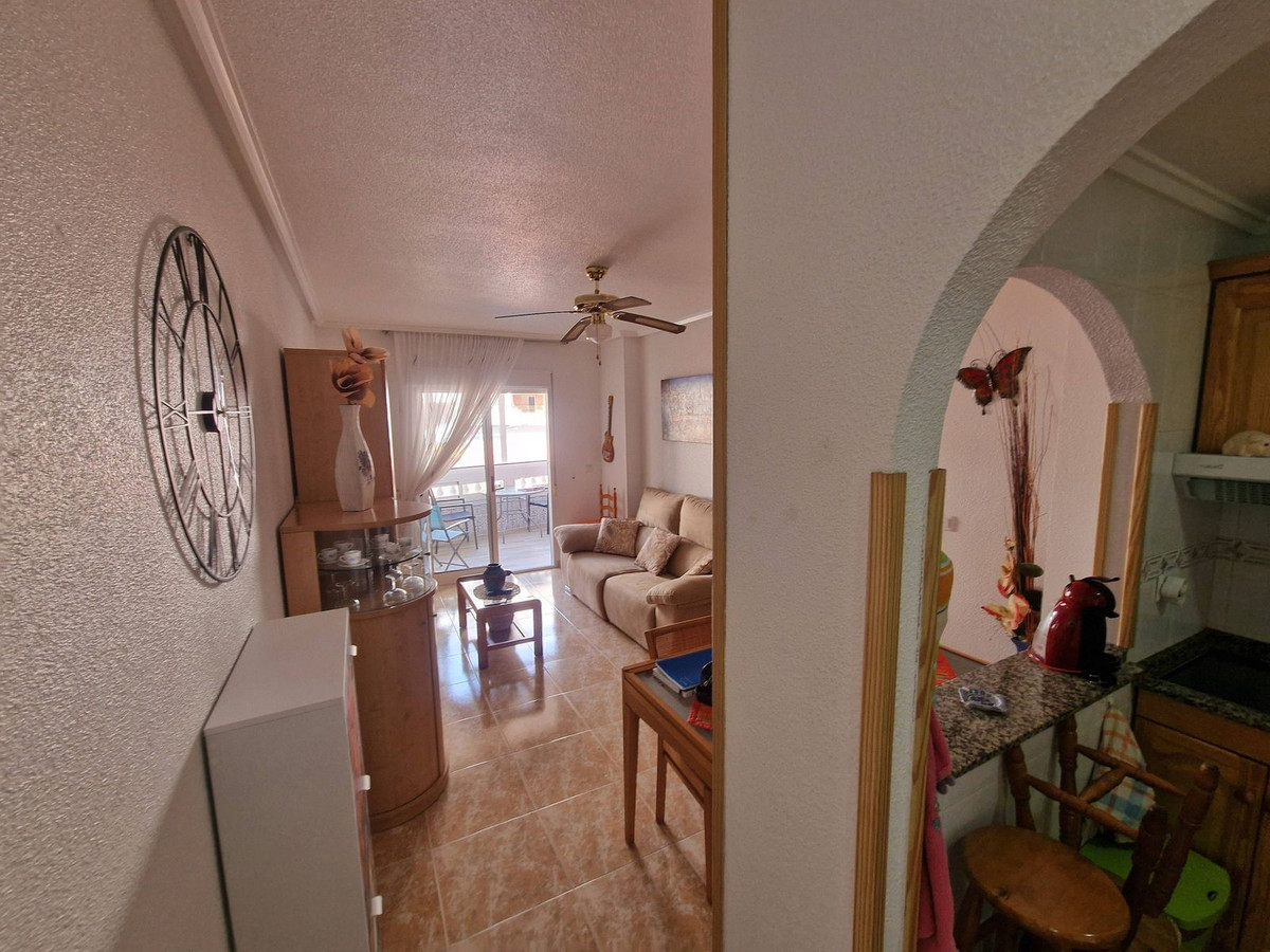 Se vende Apartamento Planta Media de 2 dormitorios en Costa Blanca, Alicante, España