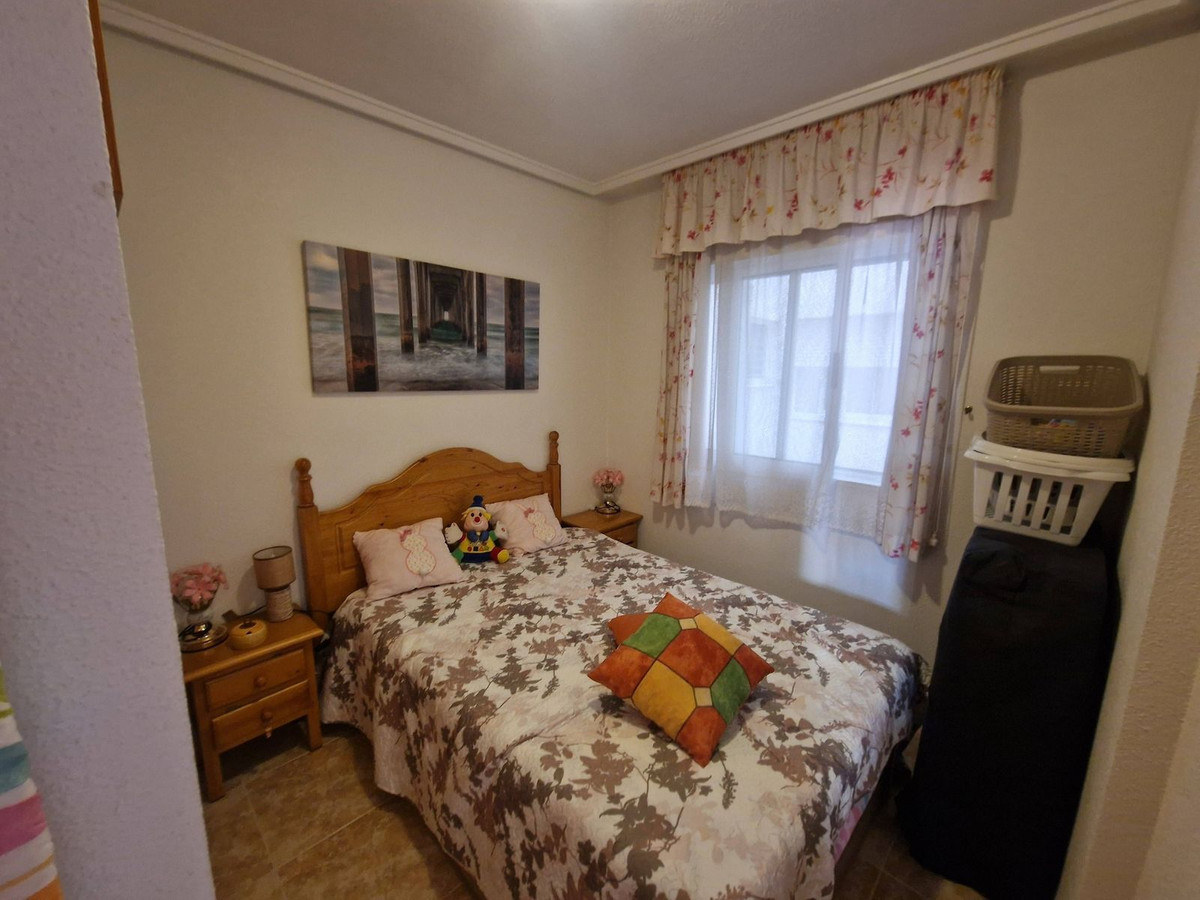 Se vende Apartamento Planta Media de 2 dormitorios en Costa Blanca, Alicante, España