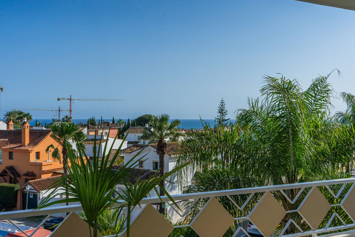 2 Bed Apartment for sale in Las Chapas Costa Del Sol, Málaga, Spain