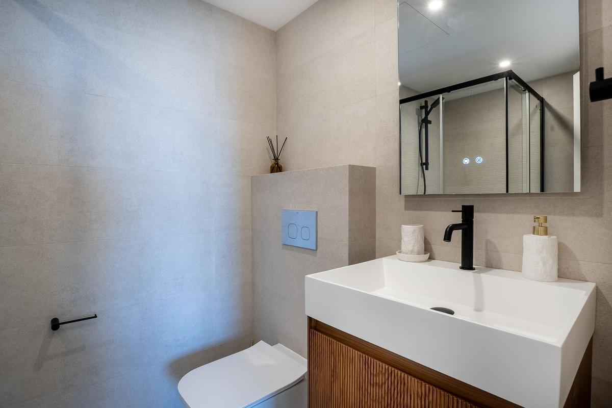 2 Bed Apartment for sale in Las Chapas Costa Del Sol, Málaga, Spain