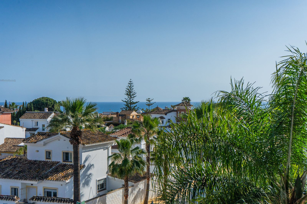 2 Bed Apartment for sale in Las Chapas Costa Del Sol, Málaga, Spain