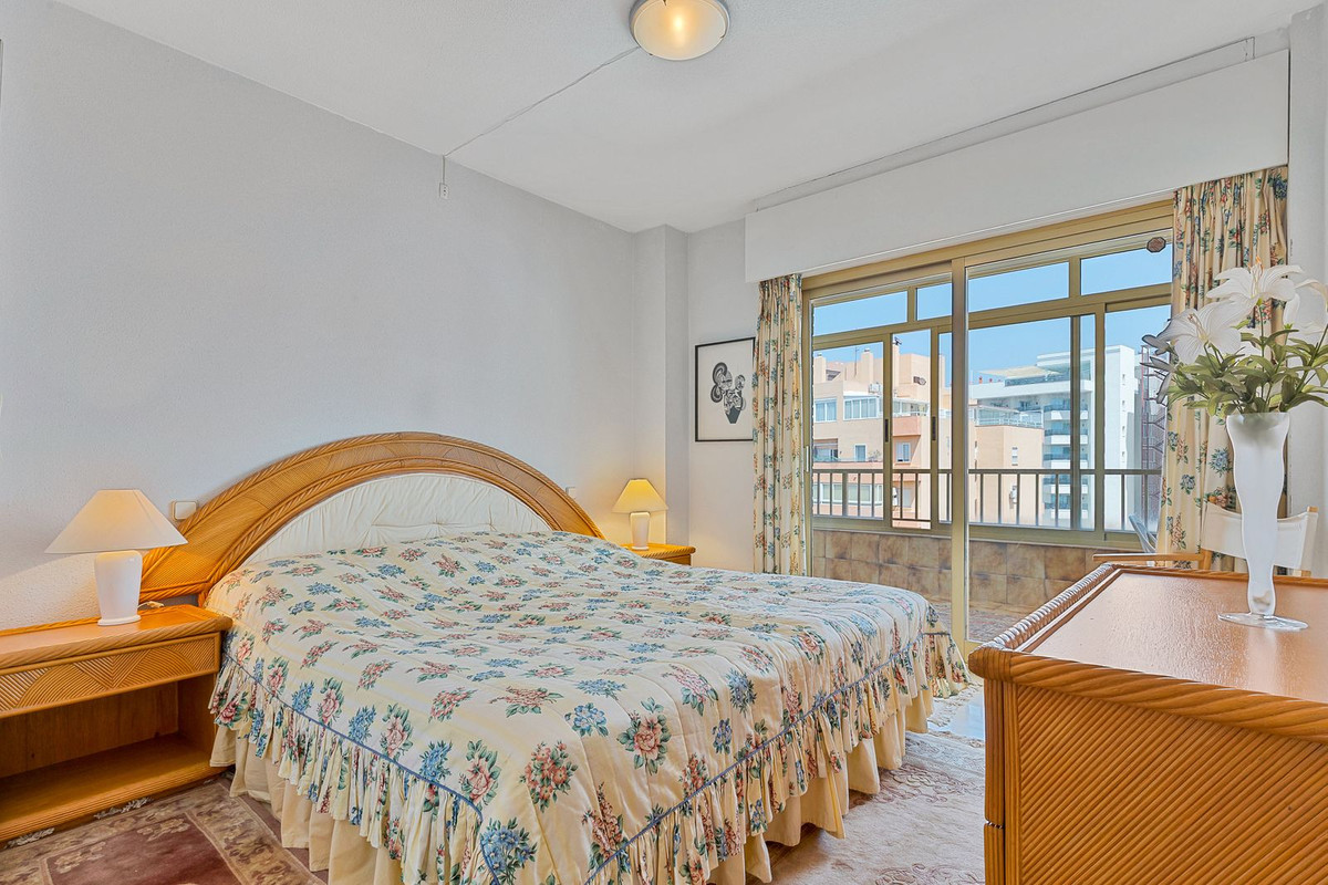 3 Bed Apartment for sale in Fuengirola Costa Del Sol, Málaga, Spain