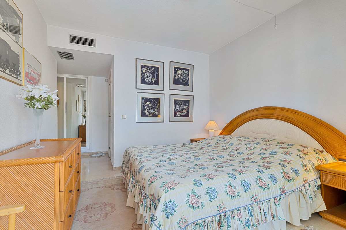 3 Bed Apartment for sale in Fuengirola Costa Del Sol, Málaga, Spain
