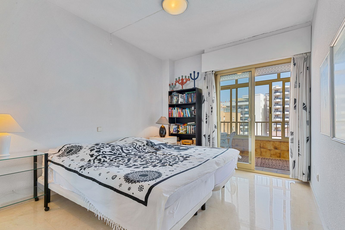 3 Bed Apartment for sale in Fuengirola Costa Del Sol, Málaga, Spain