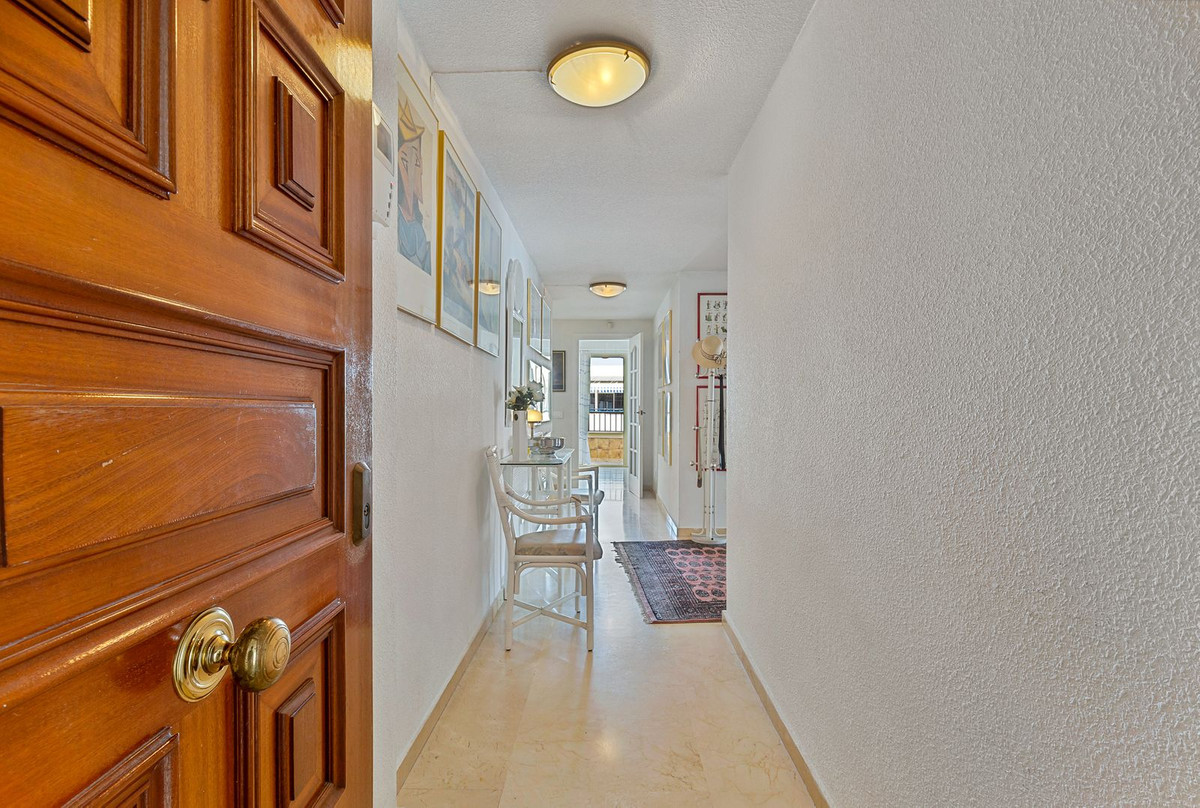 3 Bed Apartment for sale in Fuengirola Costa Del Sol, Málaga, Spain