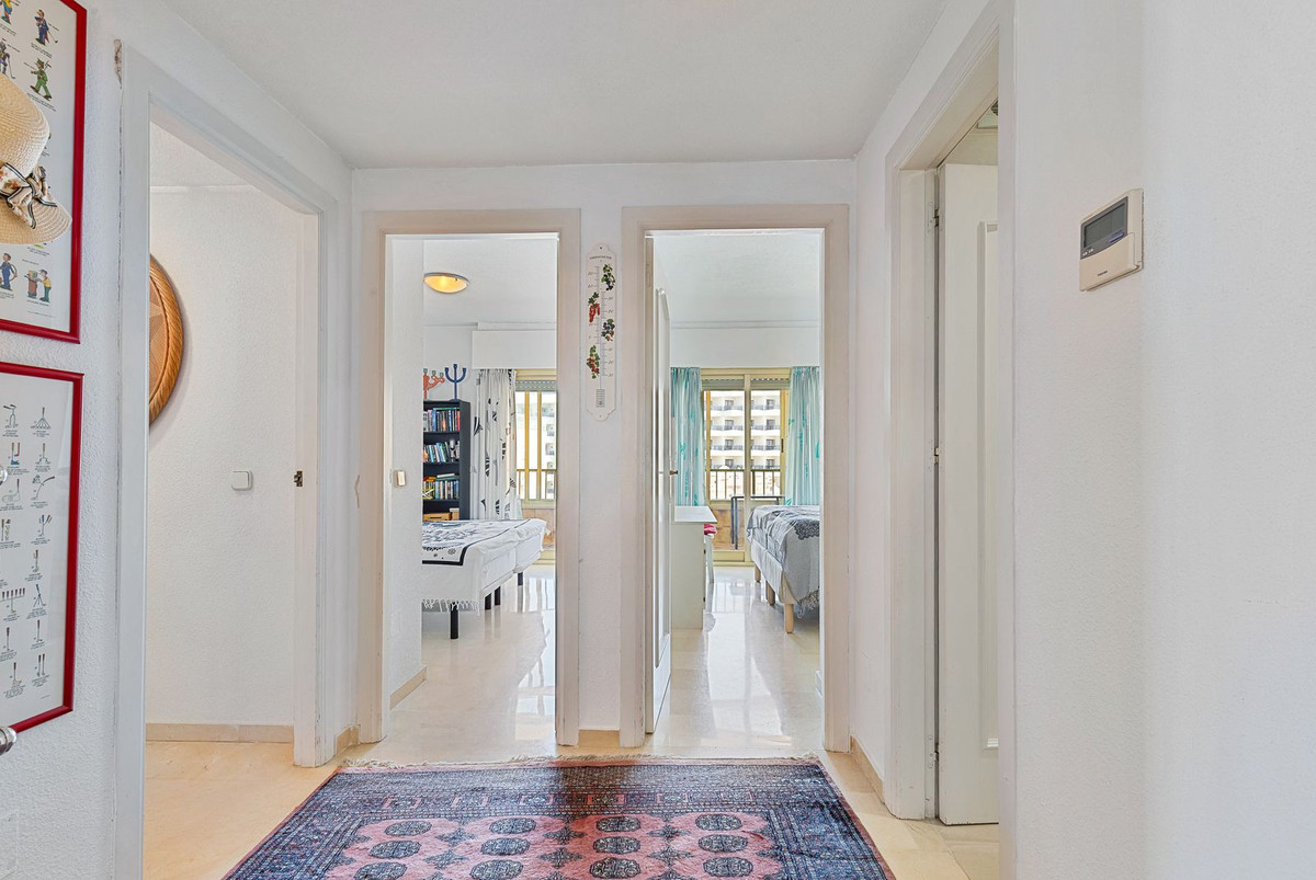 3 Bed Apartment for sale in Fuengirola Costa Del Sol, Málaga, Spain
