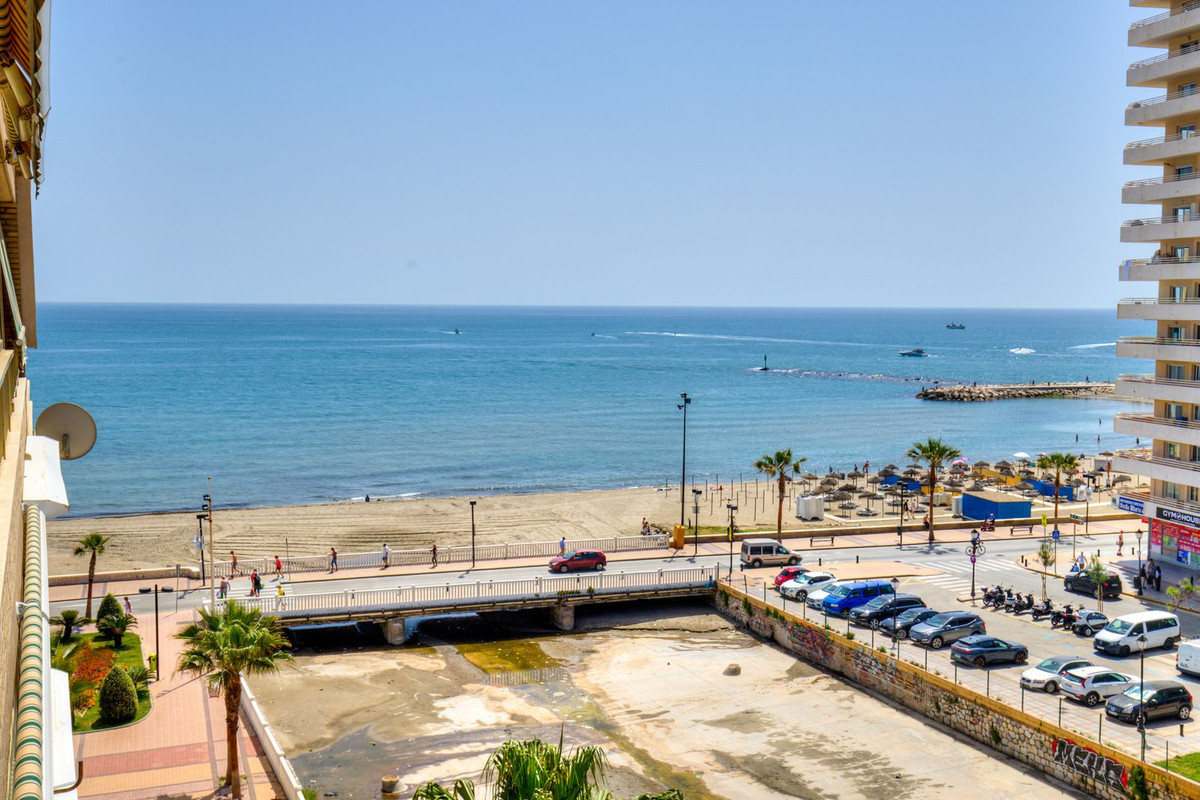3 Bed Apartment for sale in Fuengirola Costa Del Sol, Málaga, Spain