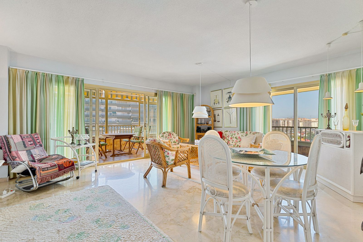 3 Bed Apartment for sale in Fuengirola Costa Del Sol, Málaga, Spain