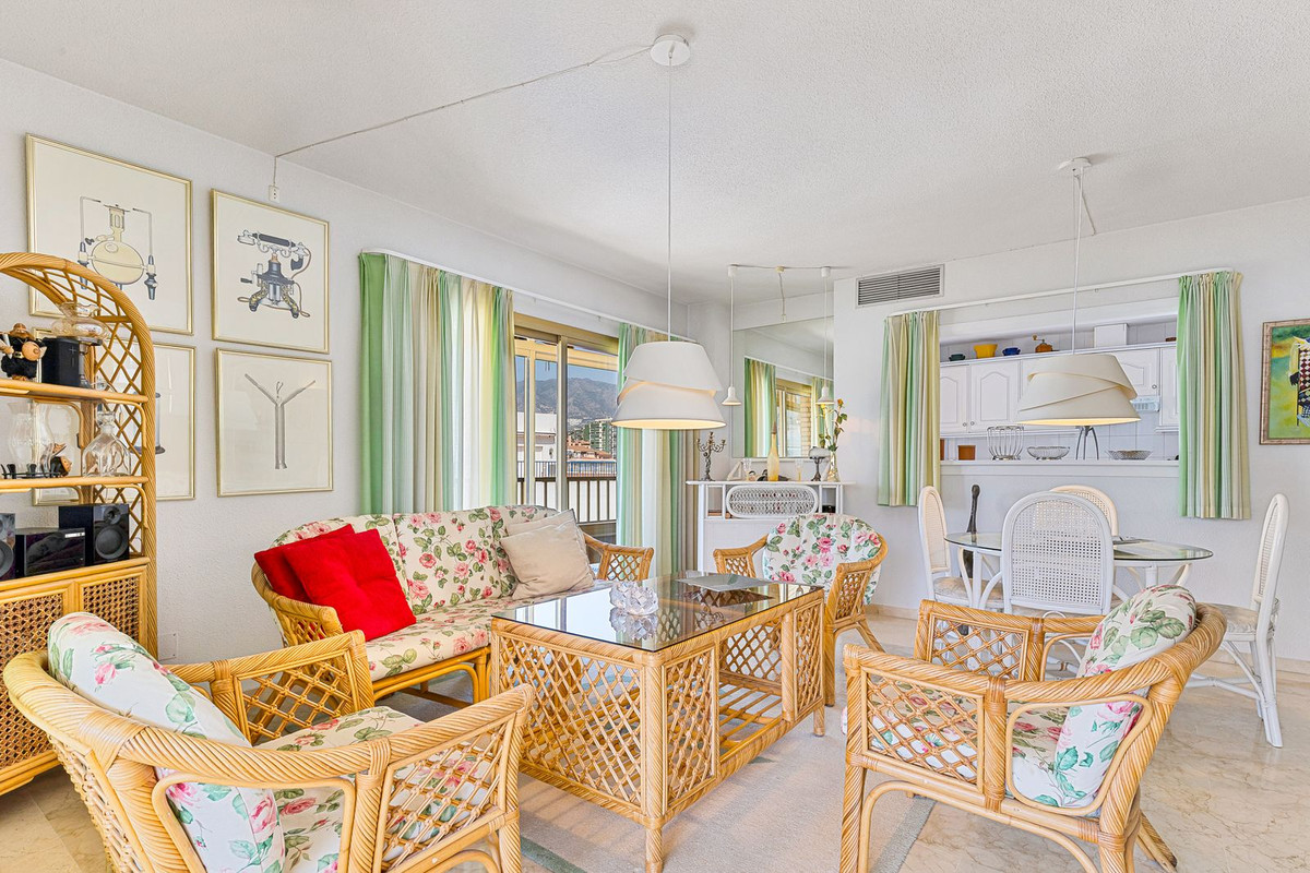 3 Bed Apartment for sale in Fuengirola Costa Del Sol, Málaga, Spain