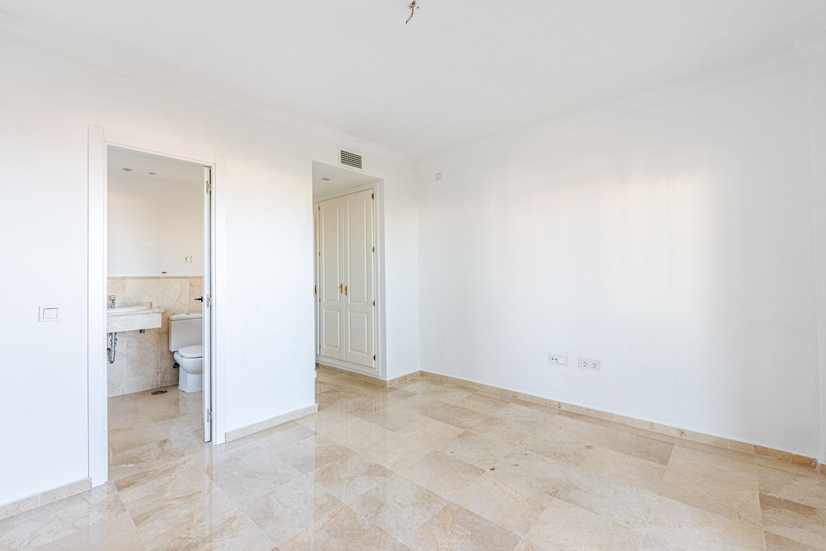 Se vende Apartamento Planta Media de 3 dormitorios en Costa Del Sol, Málaga, España