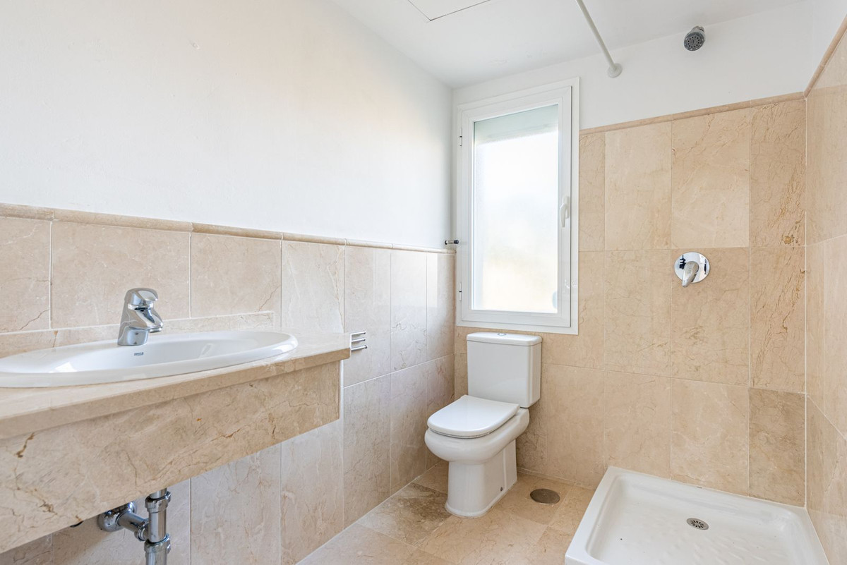 Se vende Apartamento Planta Media de 3 dormitorios en Costa Del Sol, Málaga, España