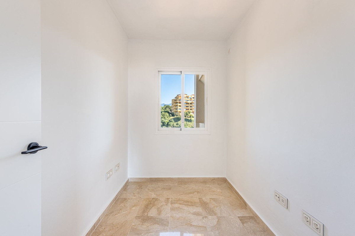 Se vende Apartamento Planta Media de 3 dormitorios en Costa Del Sol, Málaga, España