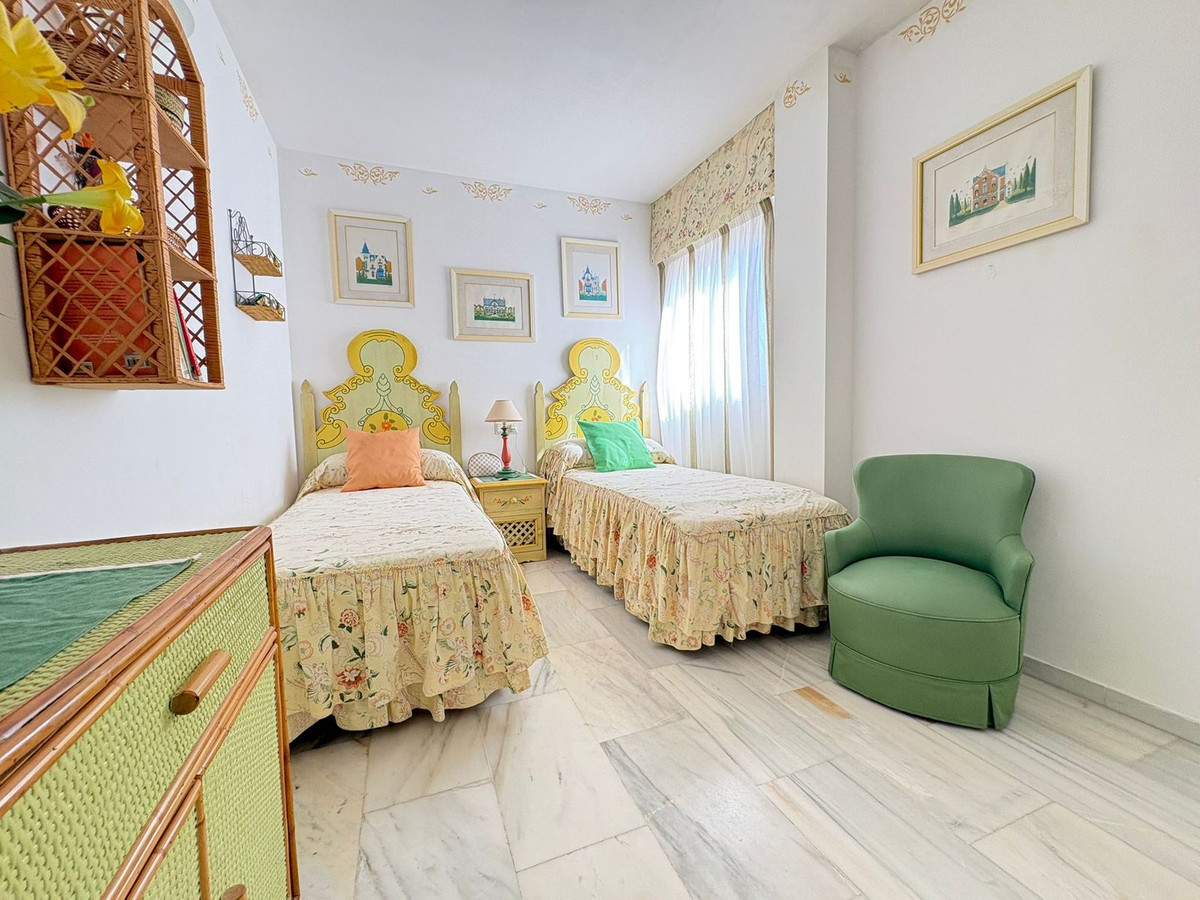 Se vende Apartamento Planta Media de 2 dormitorios en Costa Del Sol, Málaga, España