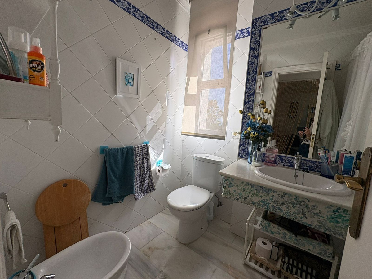 Se vende Apartamento Planta Media de 2 dormitorios en Costa Del Sol, Málaga, España