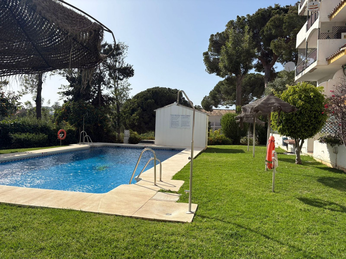 Se vende Apartamento Planta Media de 2 dormitorios en Costa Del Sol, Málaga, España