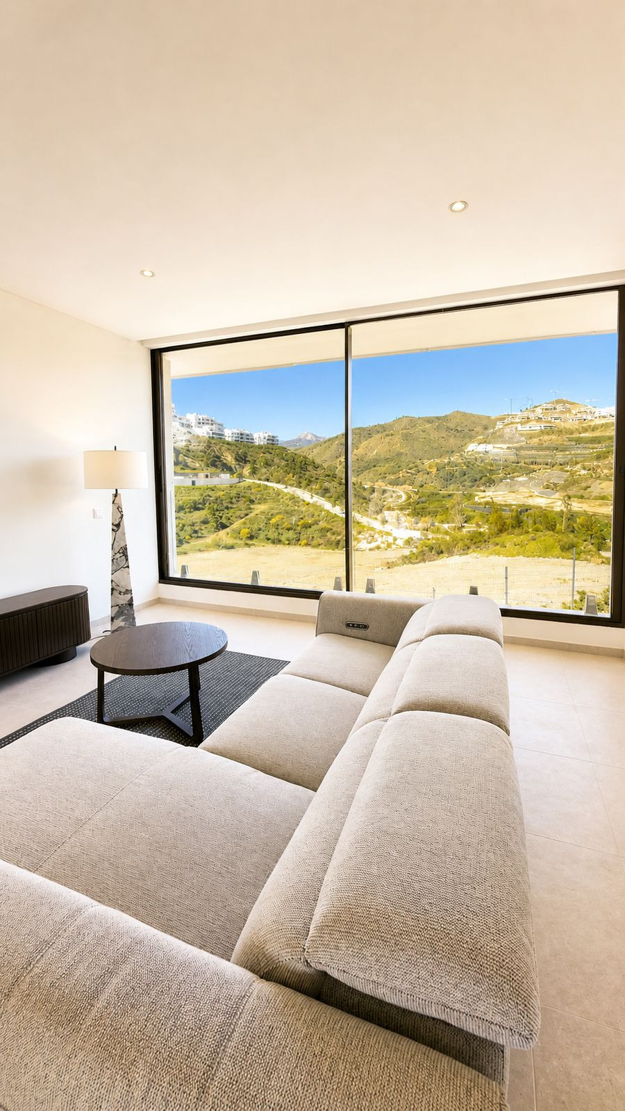 4 Bed Apartment for sale in La Quinta Costa Del Sol, Málaga, Spain