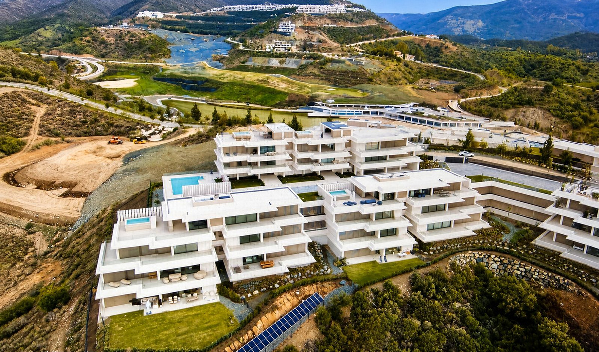 4 Bed Apartment for sale in La Quinta Costa Del Sol, Málaga, Spain