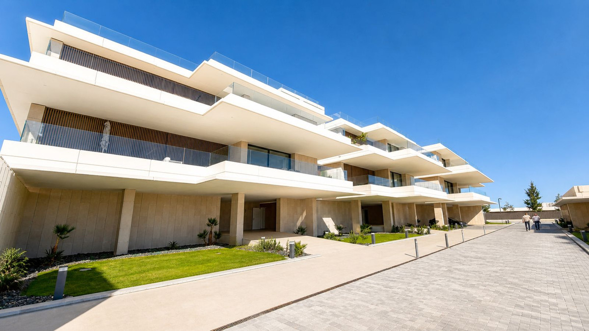 4 Bed Apartment for sale in La Quinta Costa Del Sol, Málaga, Spain