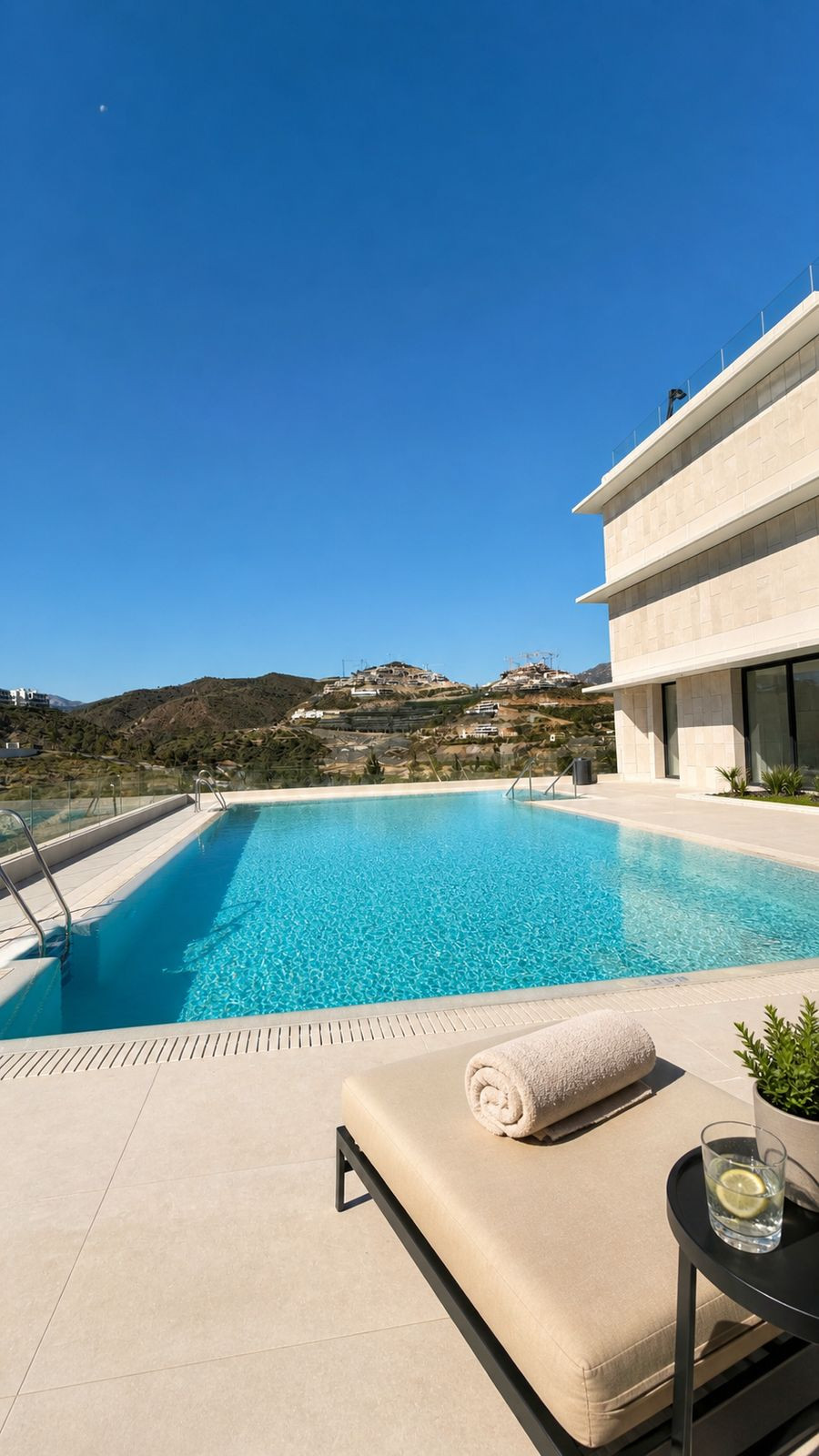 4 Bed Apartment for sale in La Quinta Costa Del Sol, Málaga, Spain