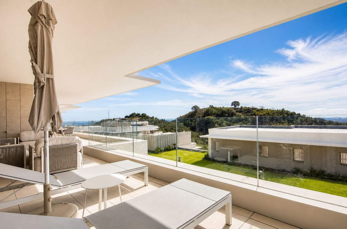 4 Bed Apartment for sale in La Quinta Costa Del Sol, Málaga, Spain
