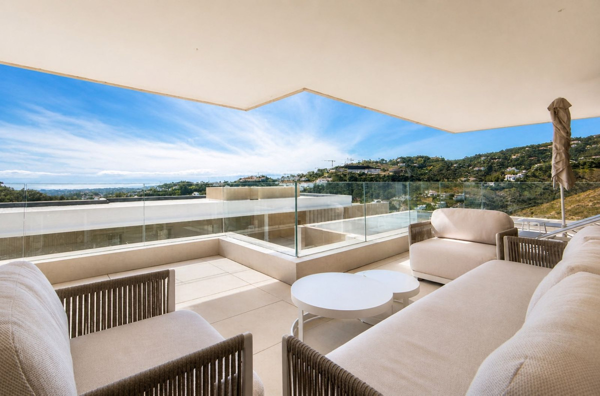 4 Bed Apartment for sale in La Quinta Costa Del Sol, Málaga, Spain