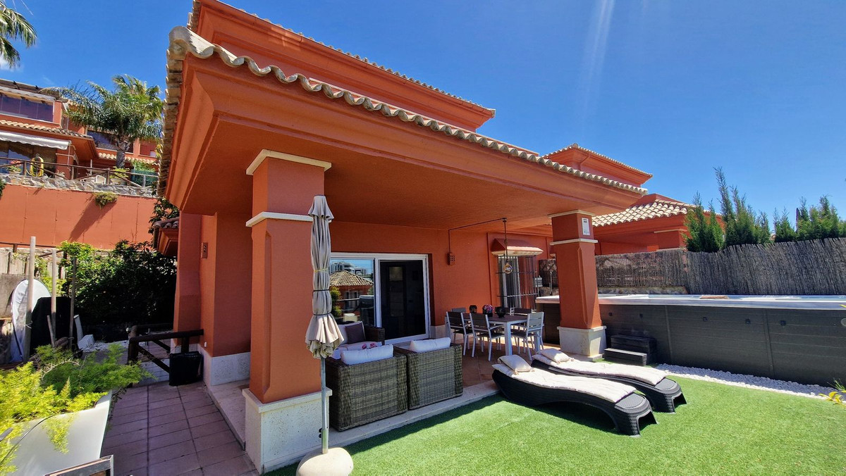 5 Bed Townhouse for sale in Santa Clara Costa Del Sol, Málaga, Spain
