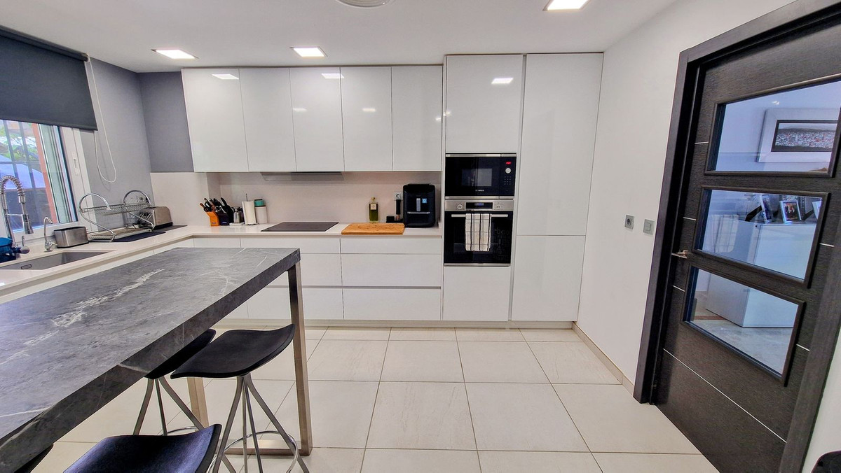 5 Bed Townhouse for sale in Santa Clara Costa Del Sol, Málaga, Spain
