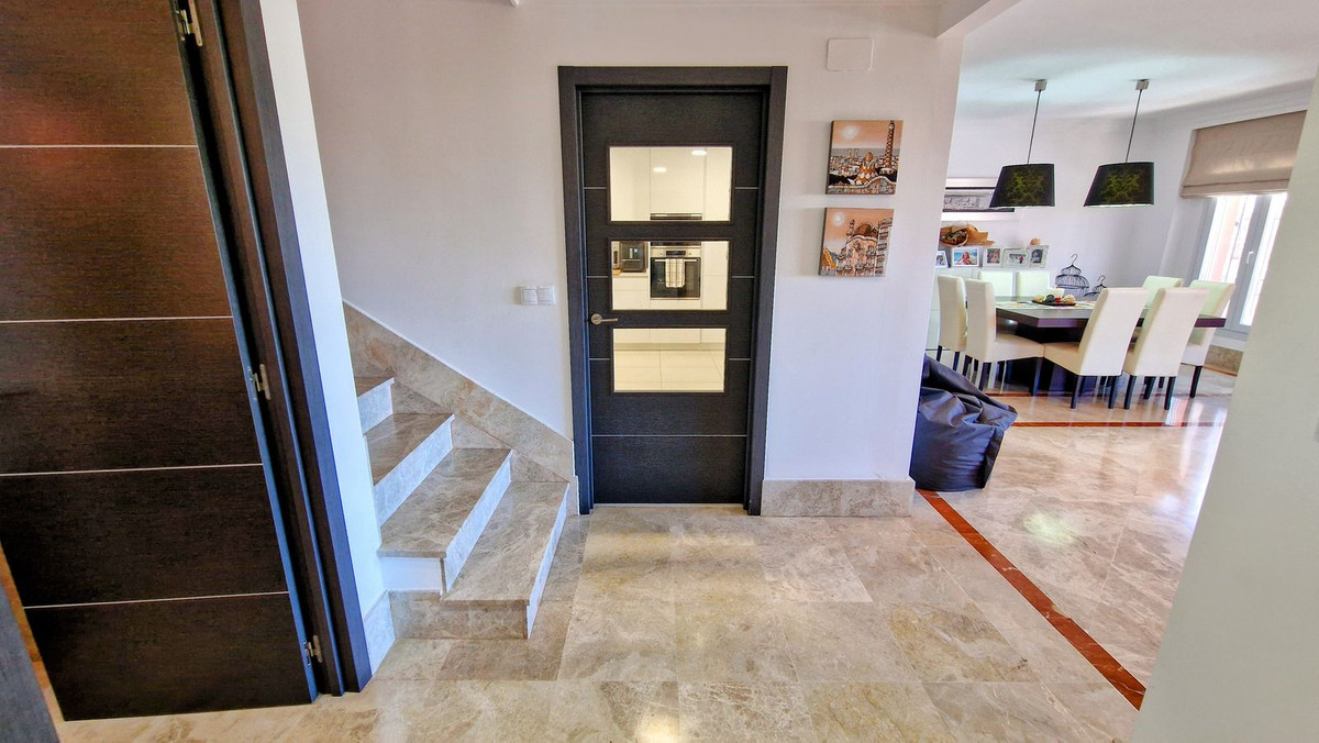 5 Bed Townhouse for sale in Santa Clara Costa Del Sol, Málaga, Spain