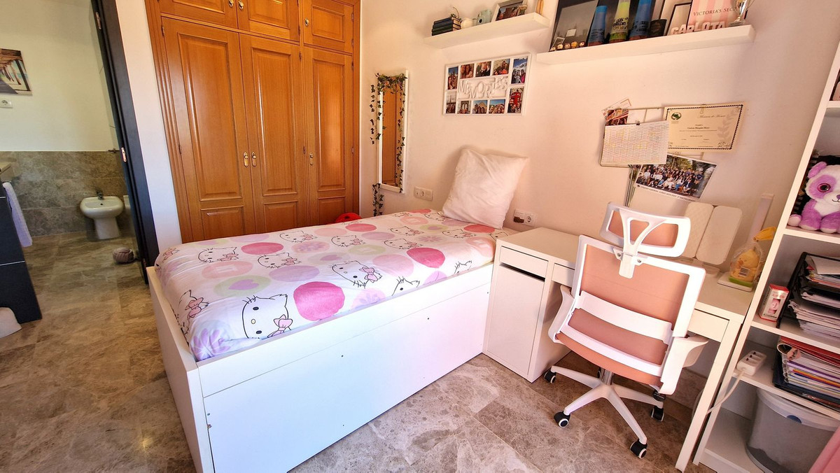 5 Bed Townhouse for sale in Santa Clara Costa Del Sol, Málaga, Spain