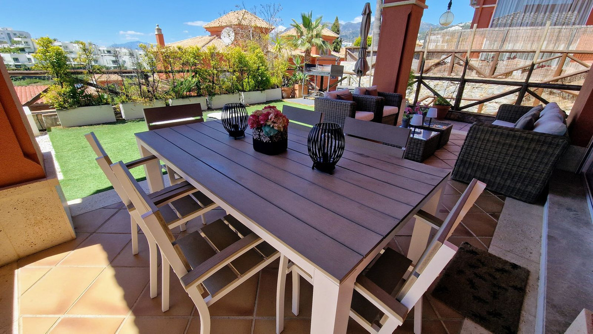 5 Bed Townhouse for sale in Santa Clara Costa Del Sol, Málaga, Spain