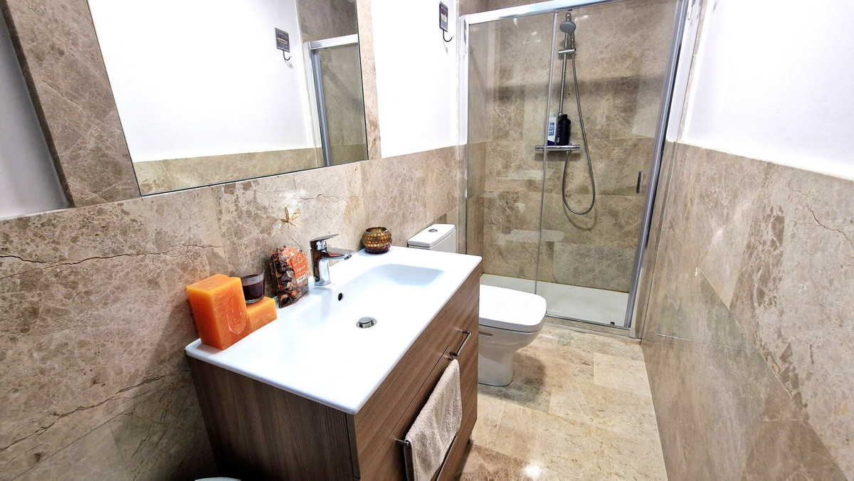 5 Bed Townhouse for sale in Santa Clara Costa Del Sol, Málaga, Spain