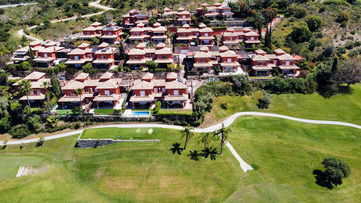 5 Bed Townhouse for sale in Santa Clara Costa Del Sol, Málaga, Spain