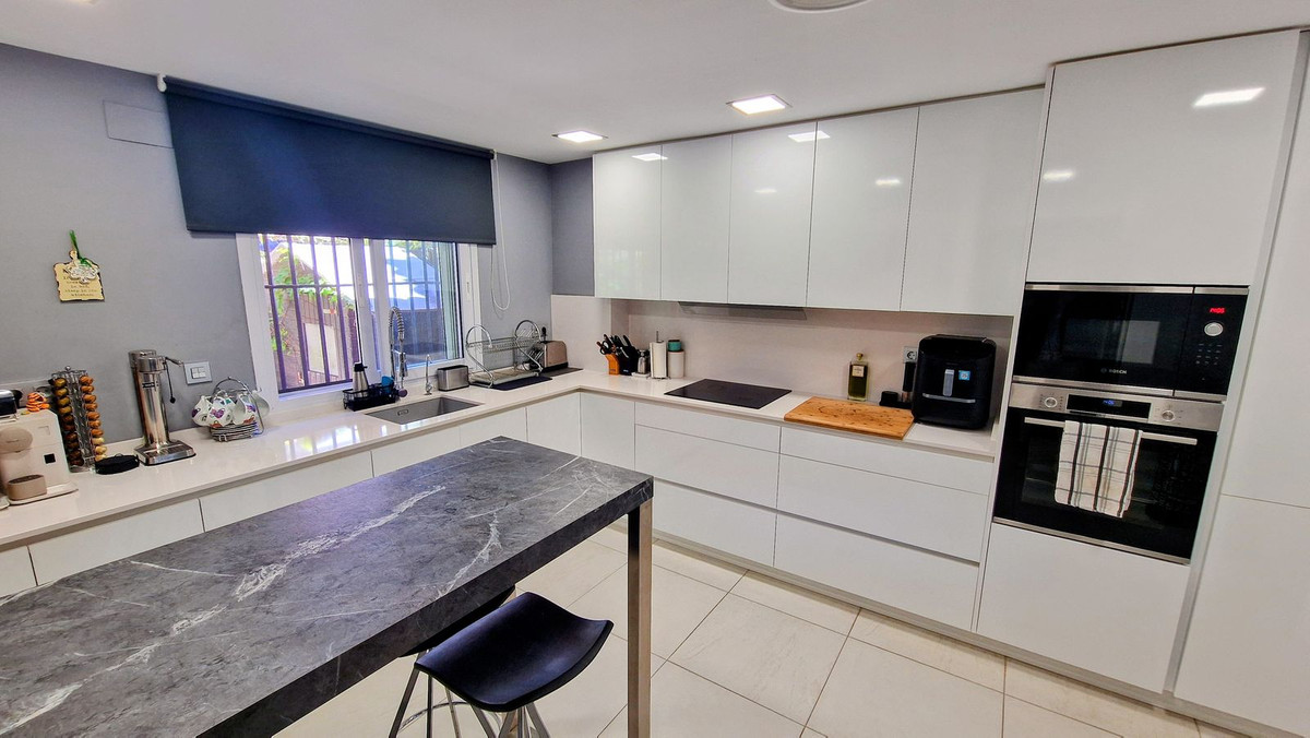 5 Bed Townhouse for sale in Santa Clara Costa Del Sol, Málaga, Spain