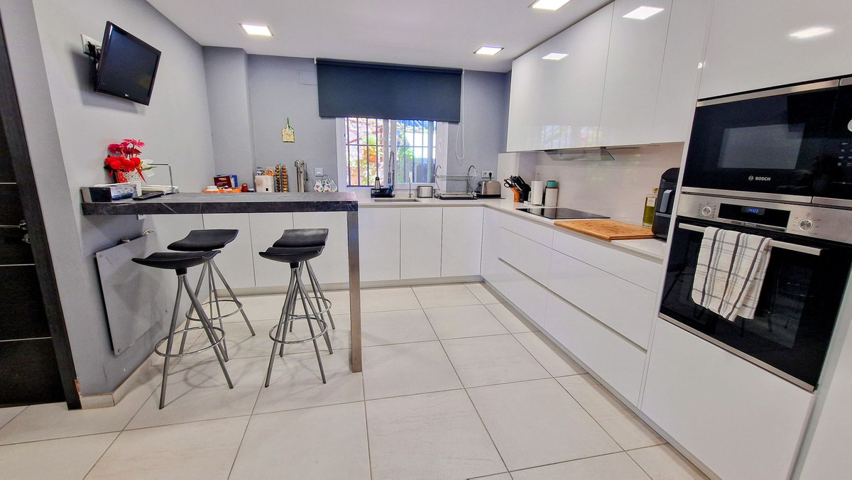 5 Bed Townhouse for sale in Santa Clara Costa Del Sol, Málaga, Spain