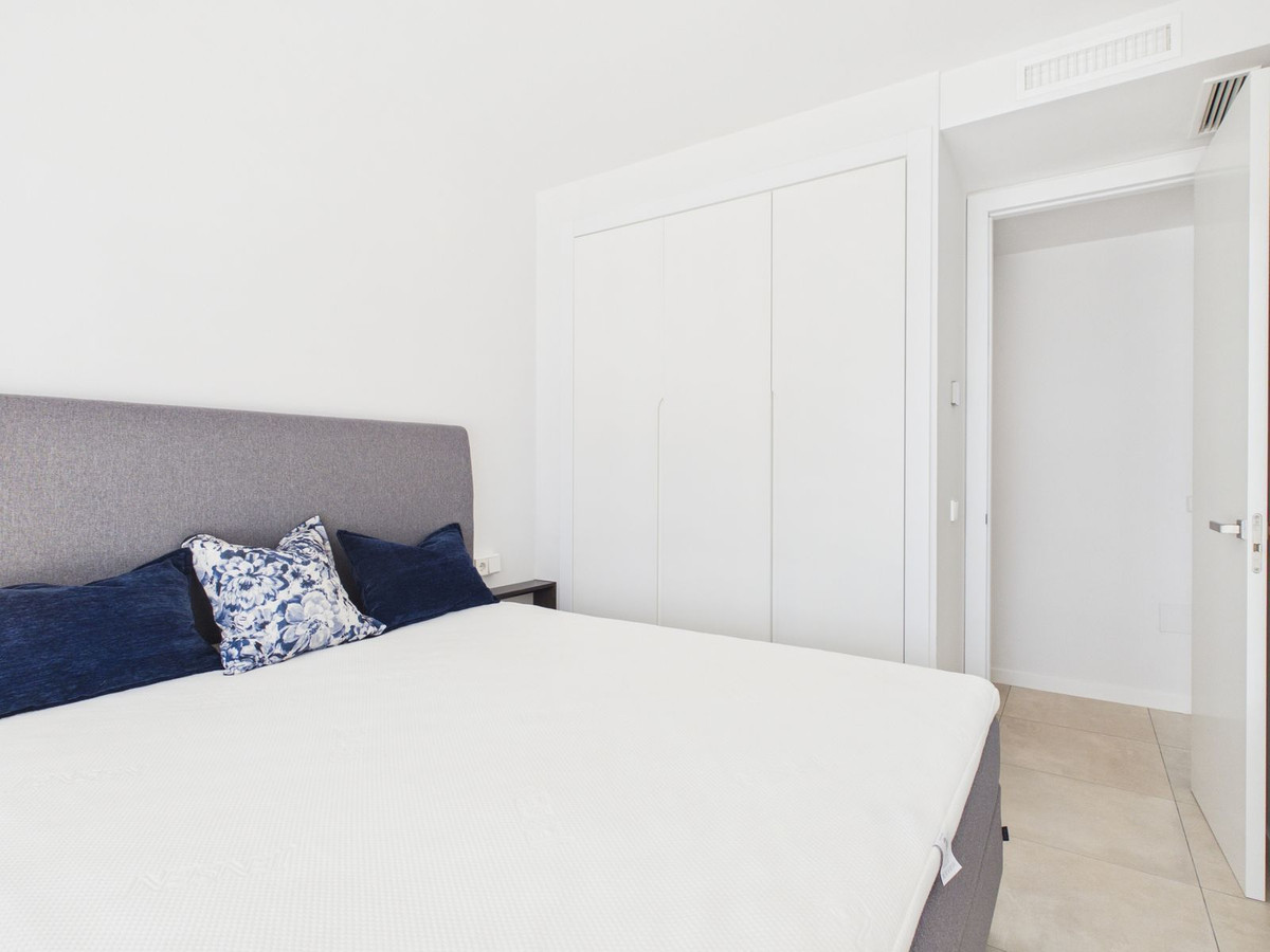 Se vende Apartamento Planta Baja de 4 dormitorios en Costa Del Sol, Málaga, España