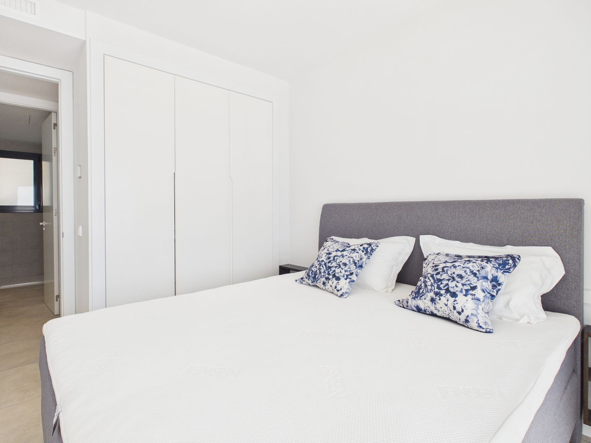 Se vende Apartamento Planta Baja de 4 dormitorios en Costa Del Sol, Málaga, España